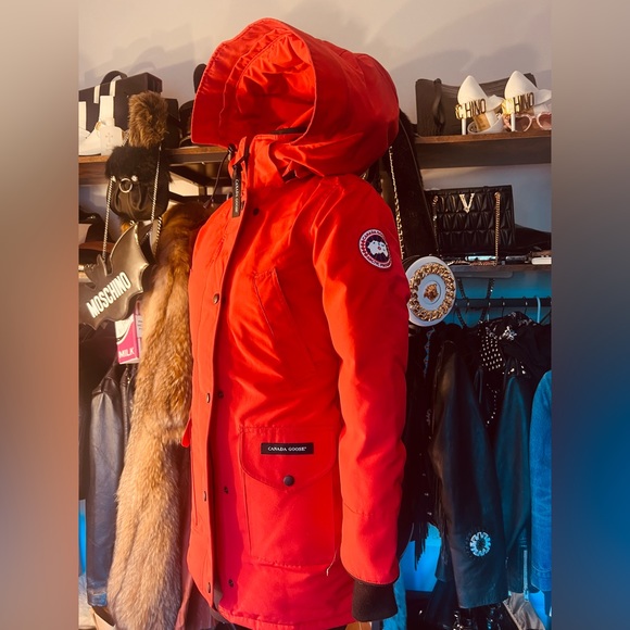 ❤️🌟HOST PICK🌟❤️ Canada Goose Red The Trillium Parka New with Tags $1750 - Picture 4 of 13